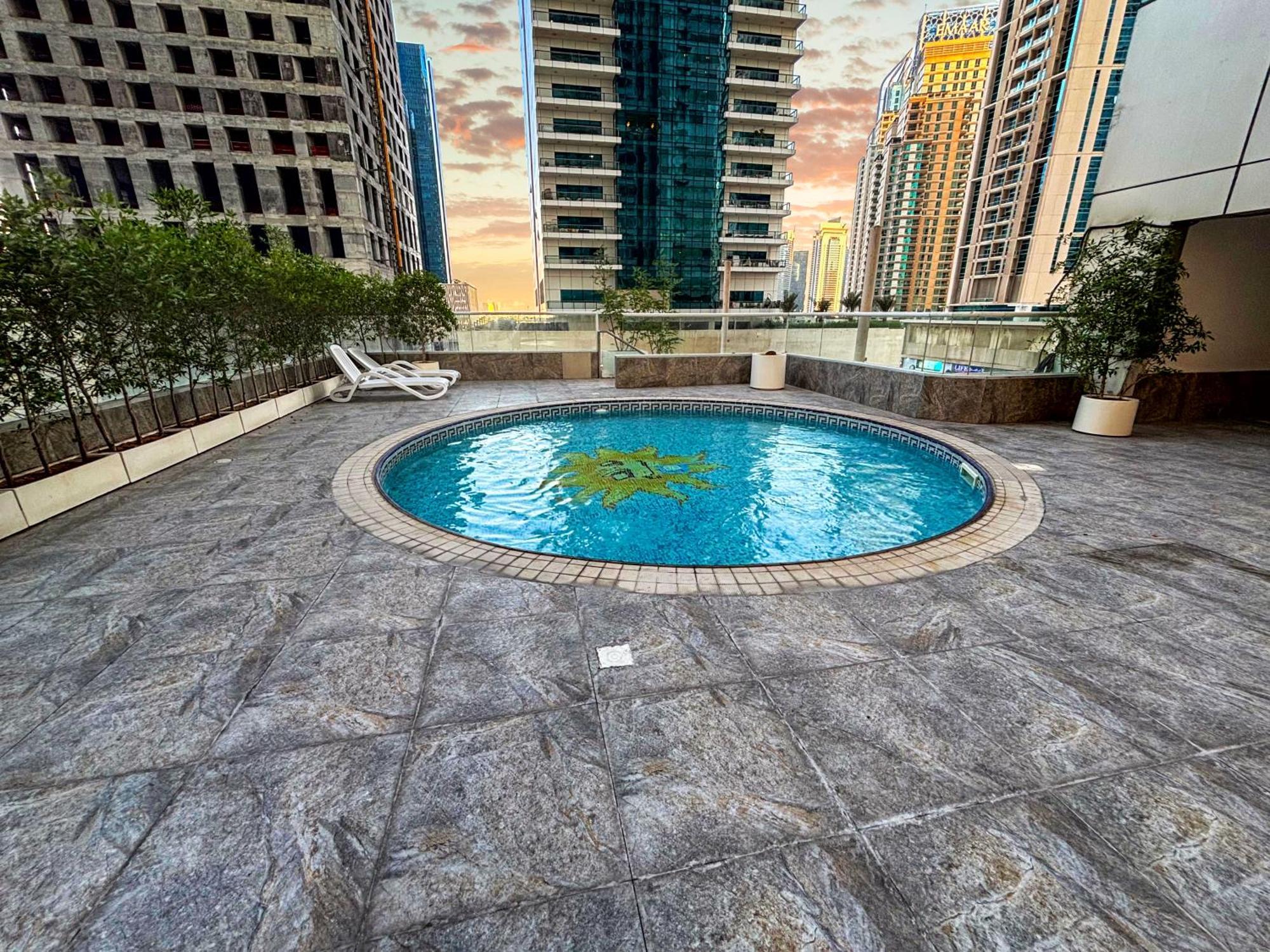 Lux 1br, Kingbed In Marina, 3mints Metro, 5mints Barasti * Dubai
