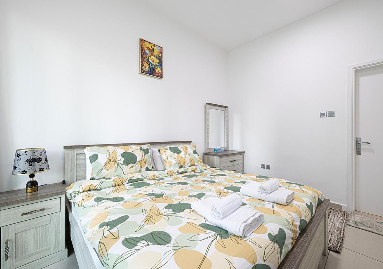 Lux 1br, Kingbed In Marina, 3mints Metro, 5mints Barasti Apartment