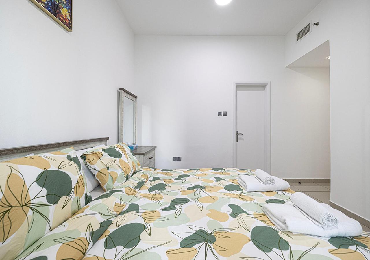 Lux 1br, Kingbed In Marina, 3mints Metro, 5mints Barasti Apartment *